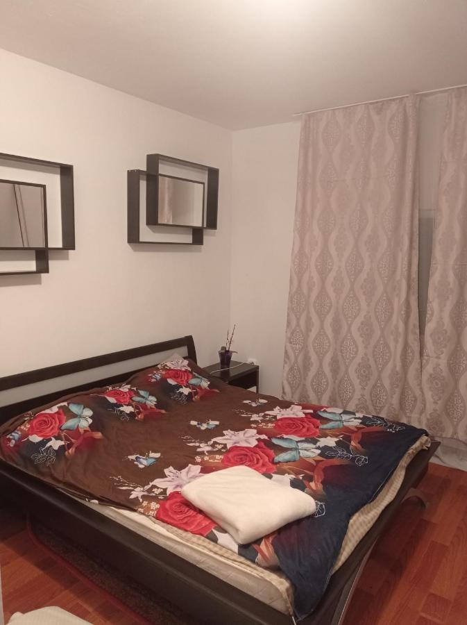 Apartament Bed & Breakfast Floreşti Exterior foto
